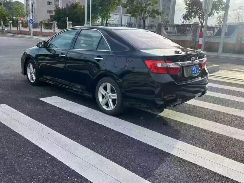 广州13年丰田凯美瑞5