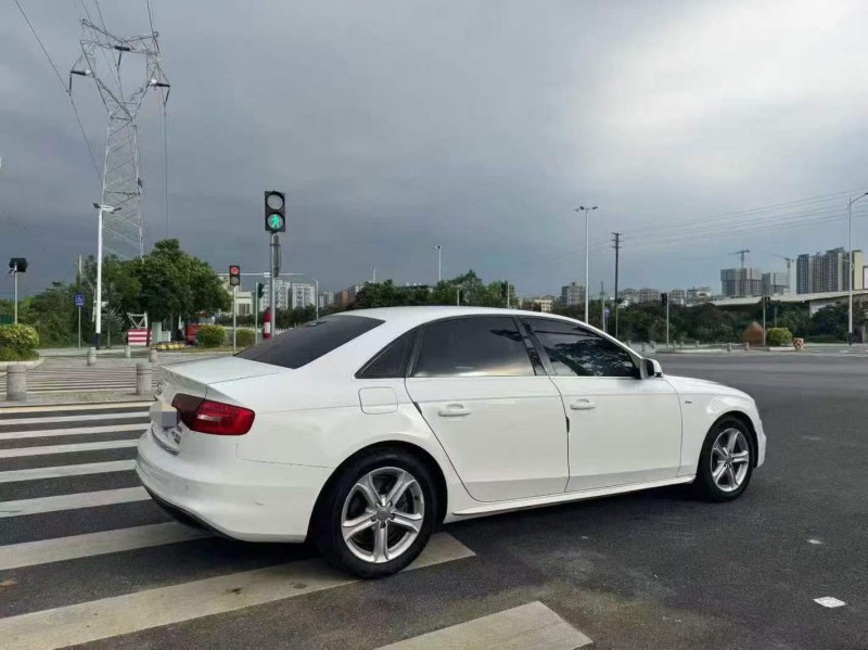 广州15年奥迪A4L6