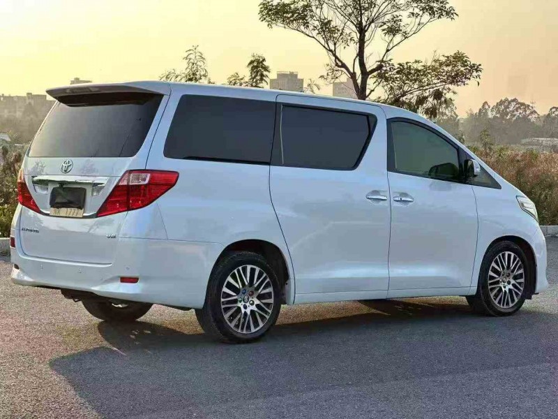 湛江11年丰田埃尔法7