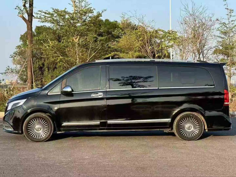 韶关17年奔驰威霆2