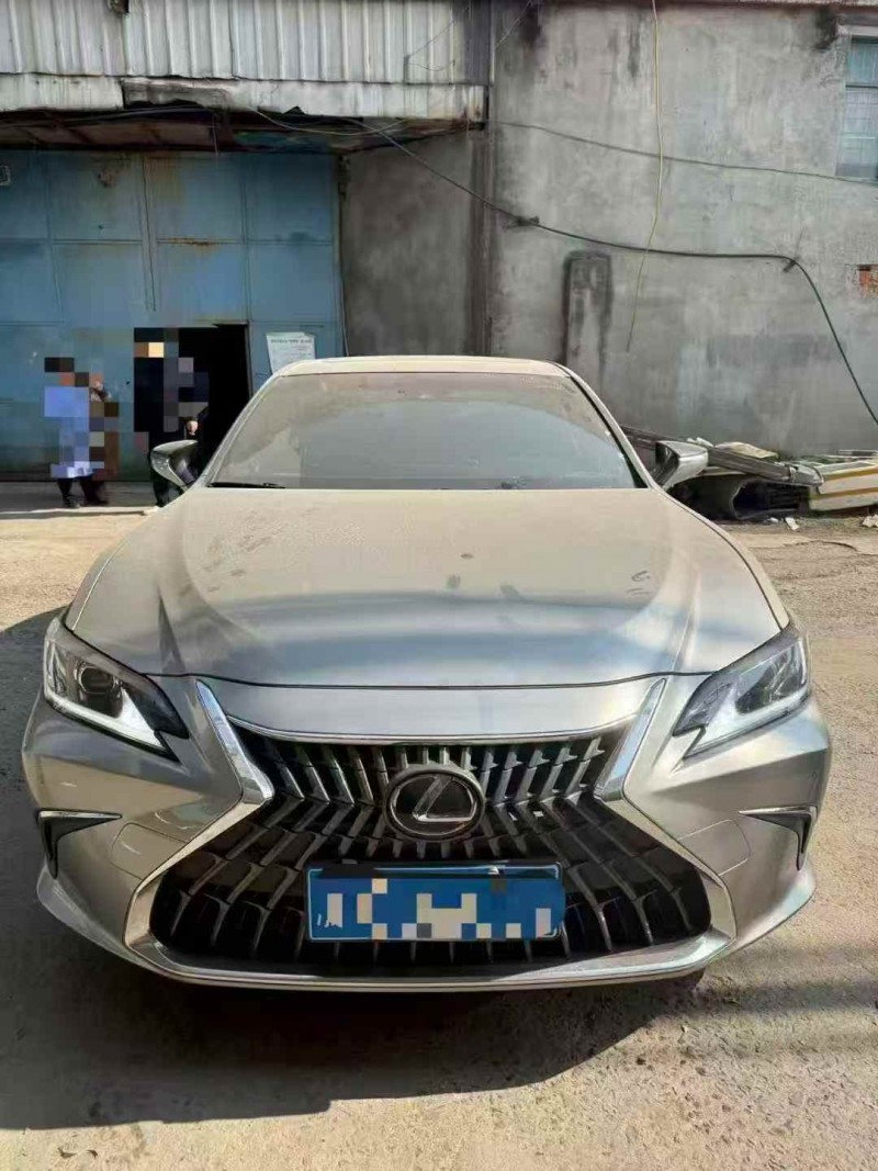 金华22年雷克萨斯ES1