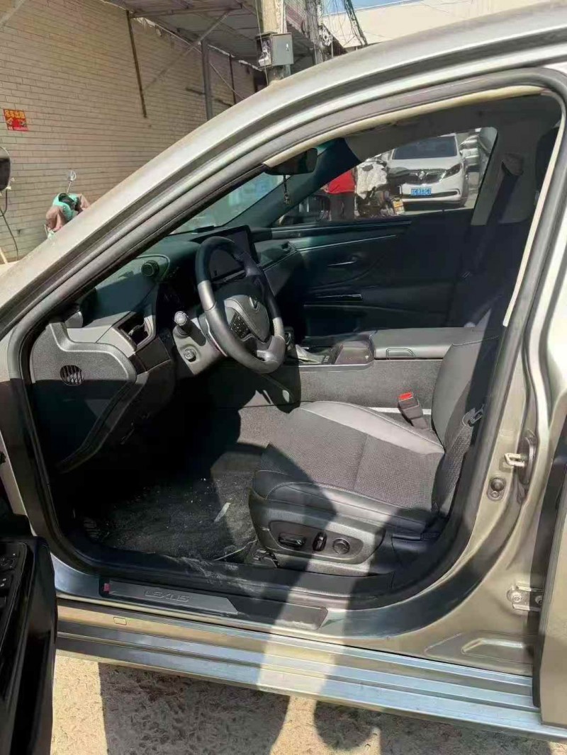 金华22年雷克萨斯ES6