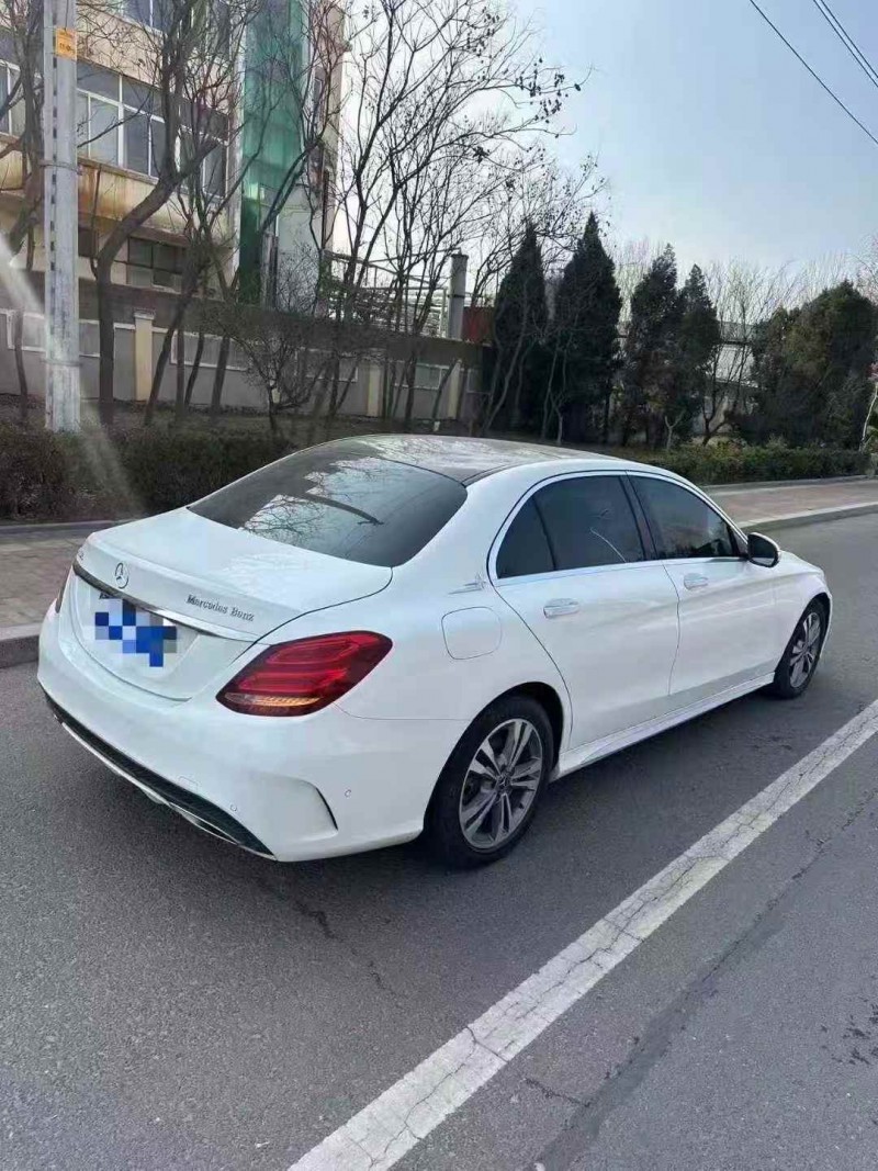 济宁18年奔驰C8