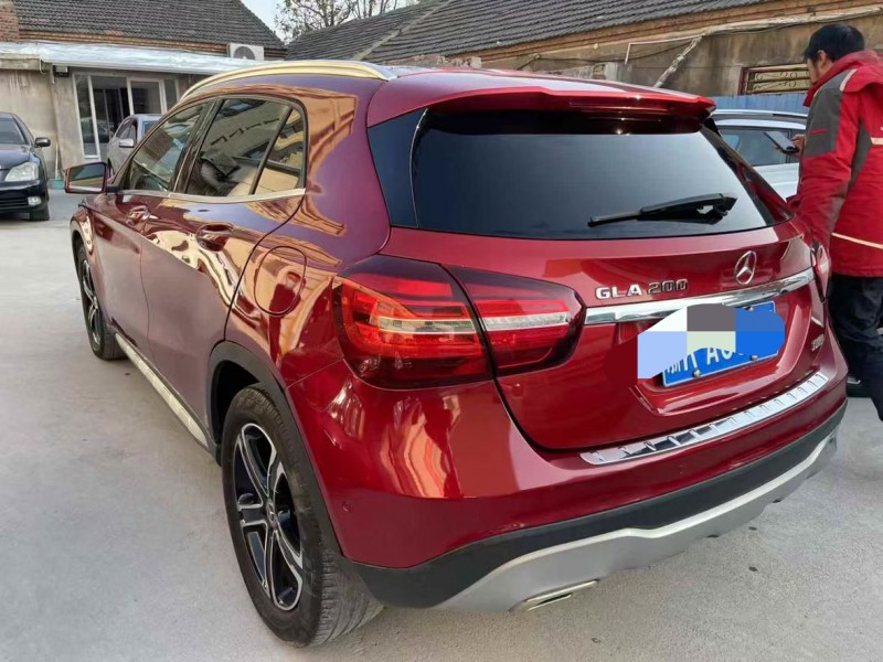 济南18年奔驰GLA3