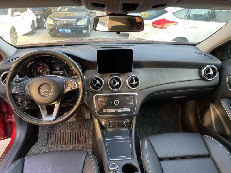 济南18年奔驰GLA5