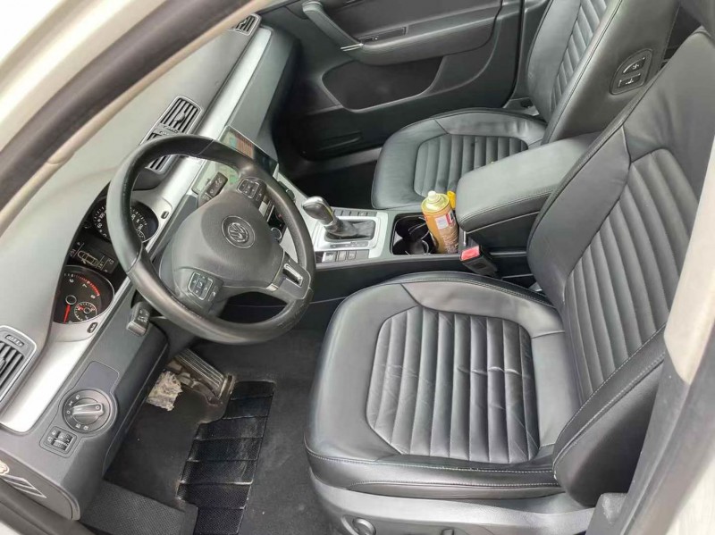 济南14年大众迈腾8