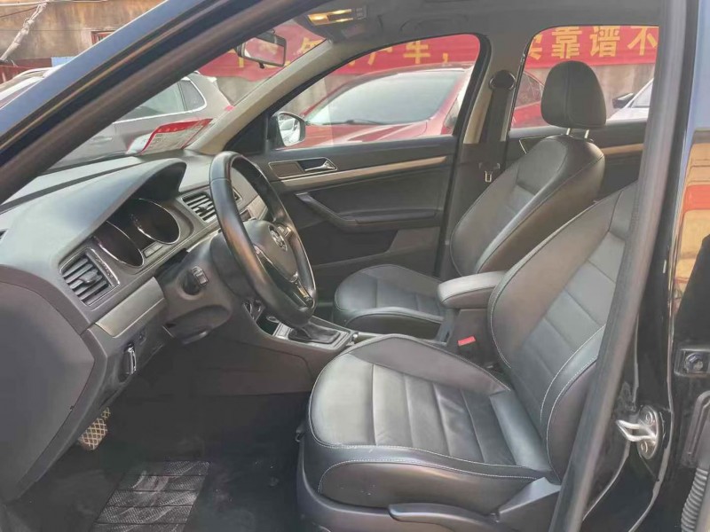 济南18年大众朗逸4