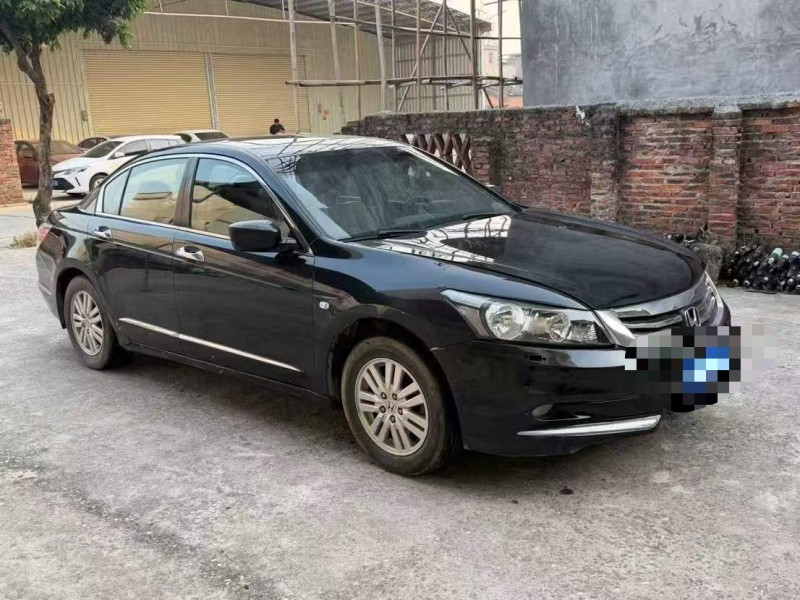 广州13年本田雅阁2