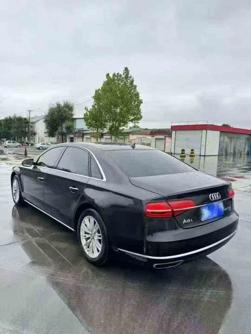 济宁15年奥迪A8L6