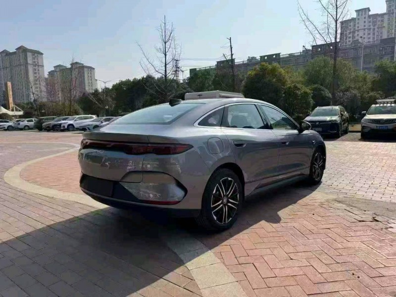 张家界26年比亚迪秦6