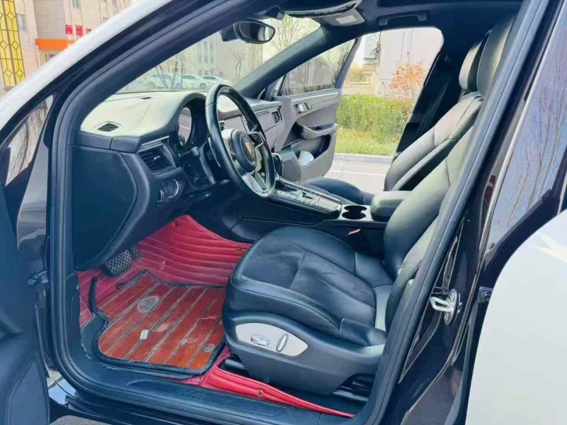 济宁18年保时捷Macan5