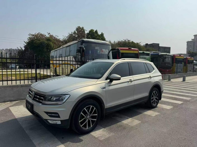 广州17年大众途观3