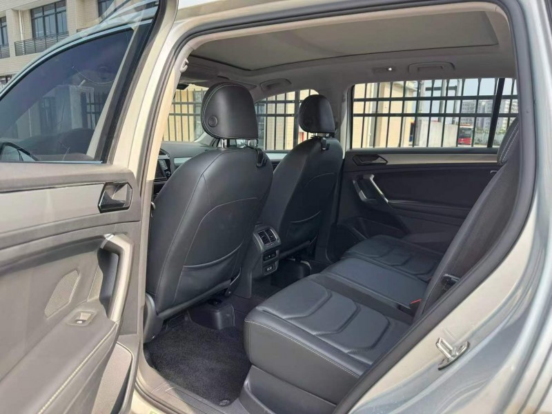 广州17年大众途观8