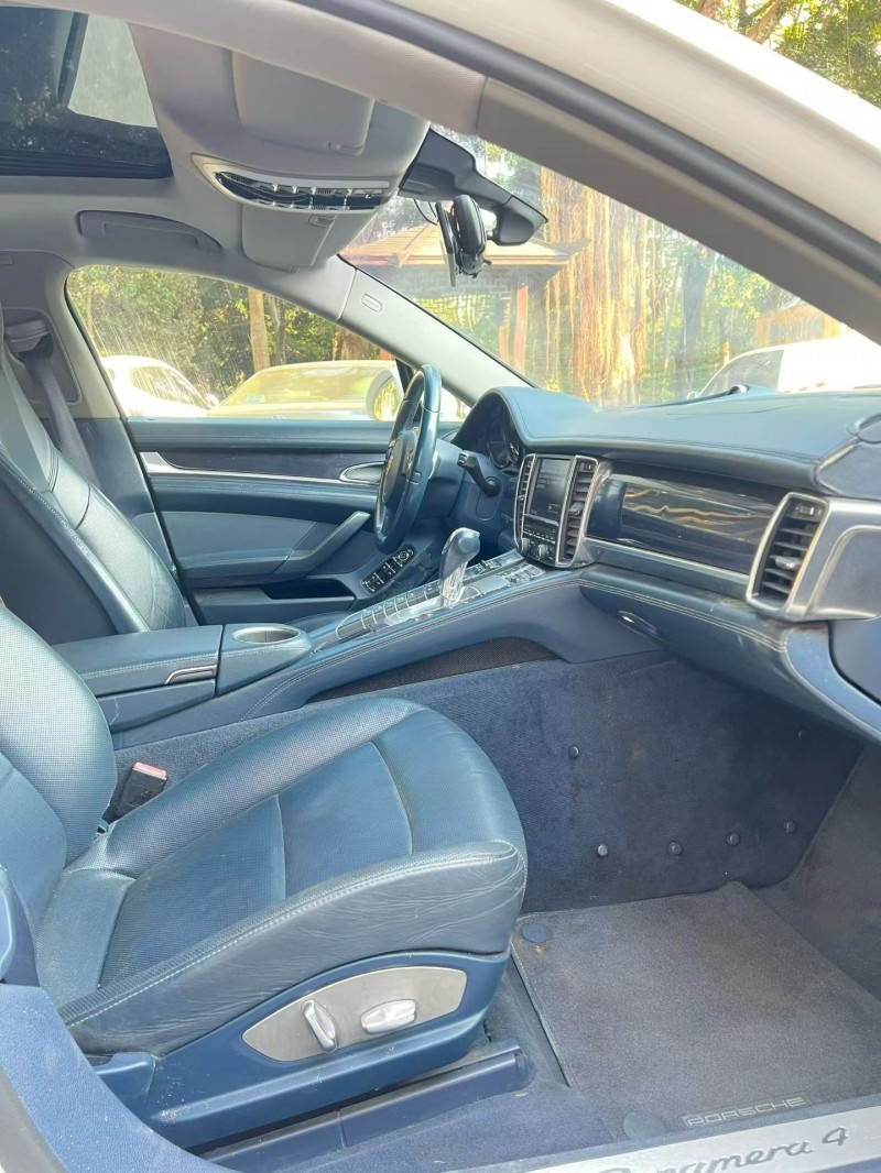 深圳12年保时捷帕拉梅拉4