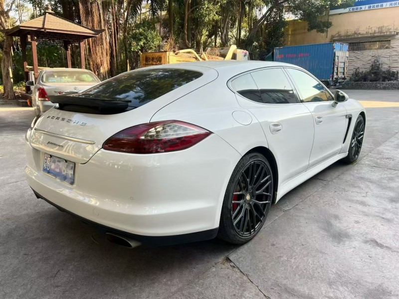 深圳12年保时捷帕拉梅拉5
