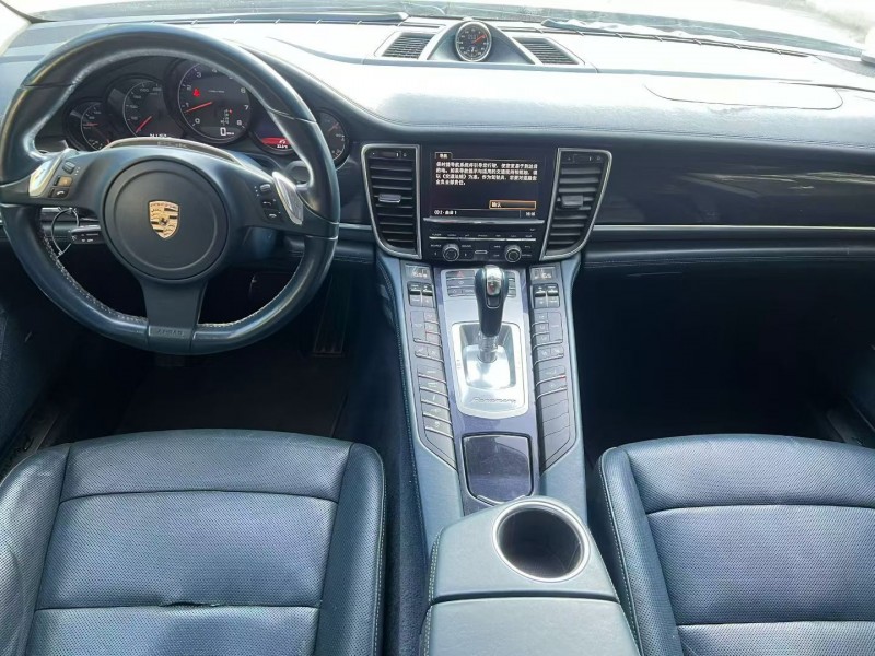 深圳12年保时捷帕拉梅拉7