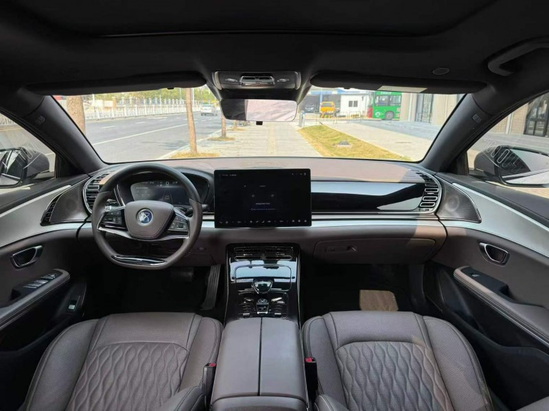 广州25年比亚迪汉5