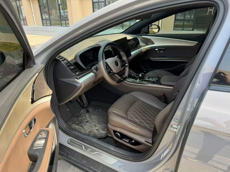 广州25年比亚迪汉6