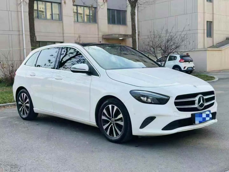济宁21年奔驰B2