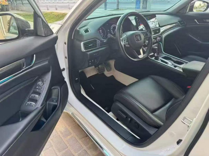 广州22年本田雅阁6