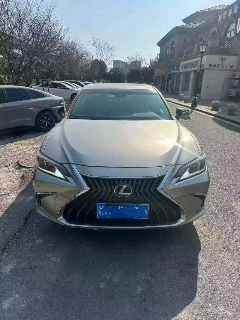 嘉兴22年雷克萨斯ES1