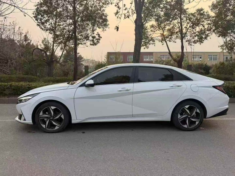 常德23年现代伊兰特8