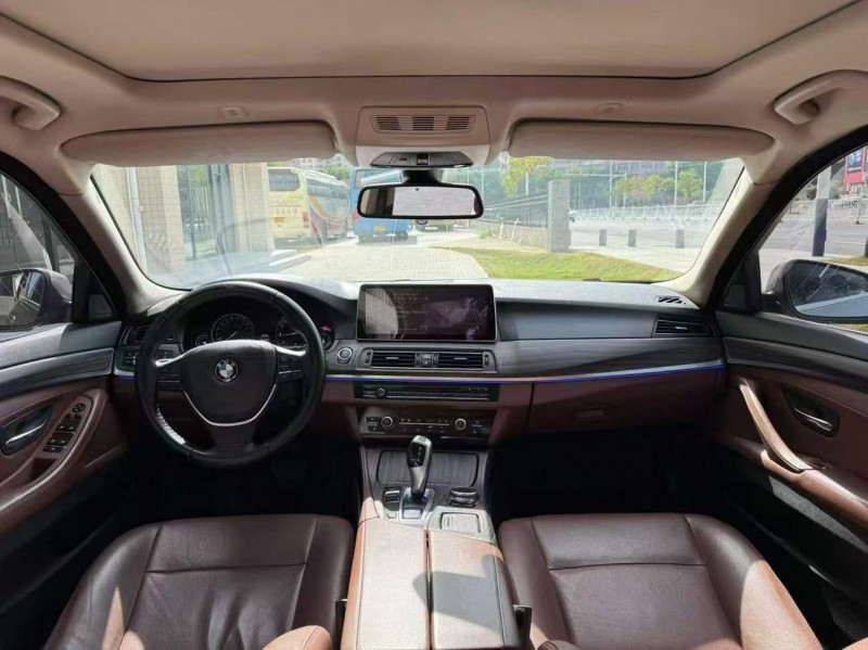 广州16年宝马5系8