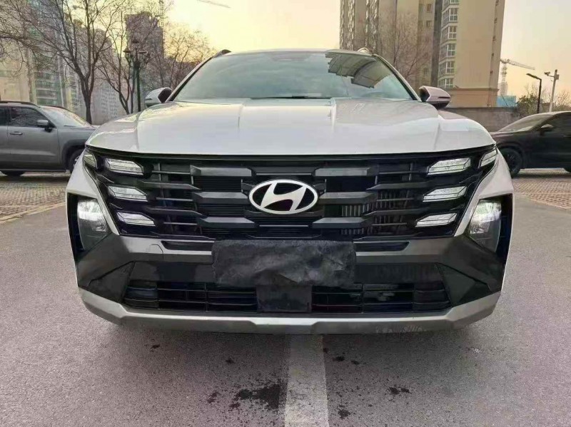 张家界25年现代途胜1