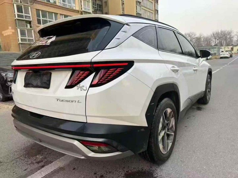 张家界25年现代途胜8