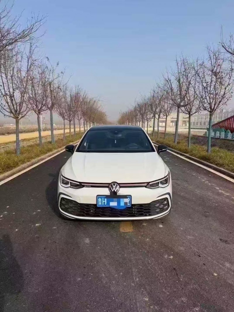 菏泽22年大众高尔夫1