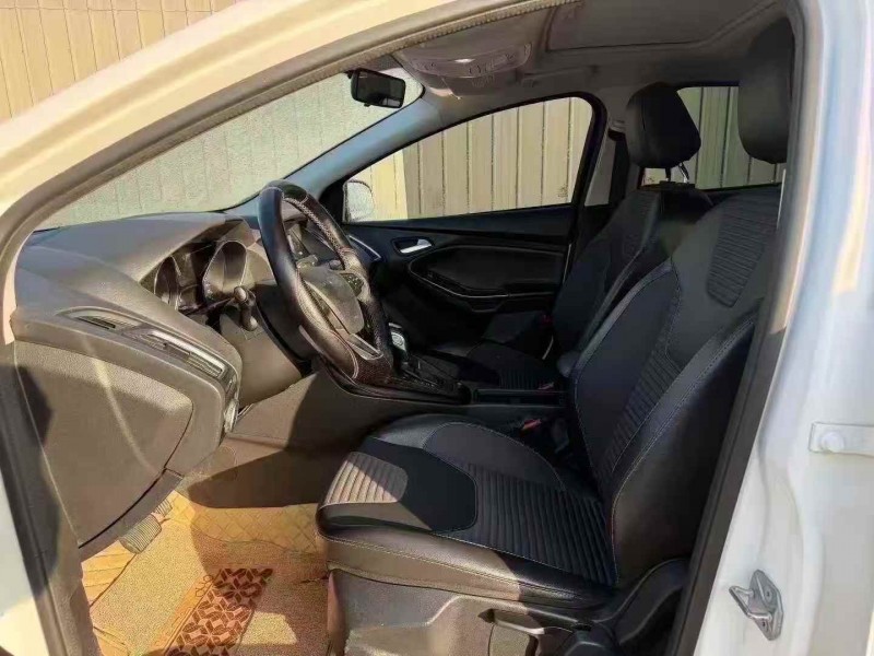 济宁20年福特福克斯5