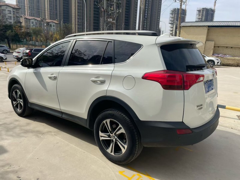 平顶山16年丰田RAV4荣放9