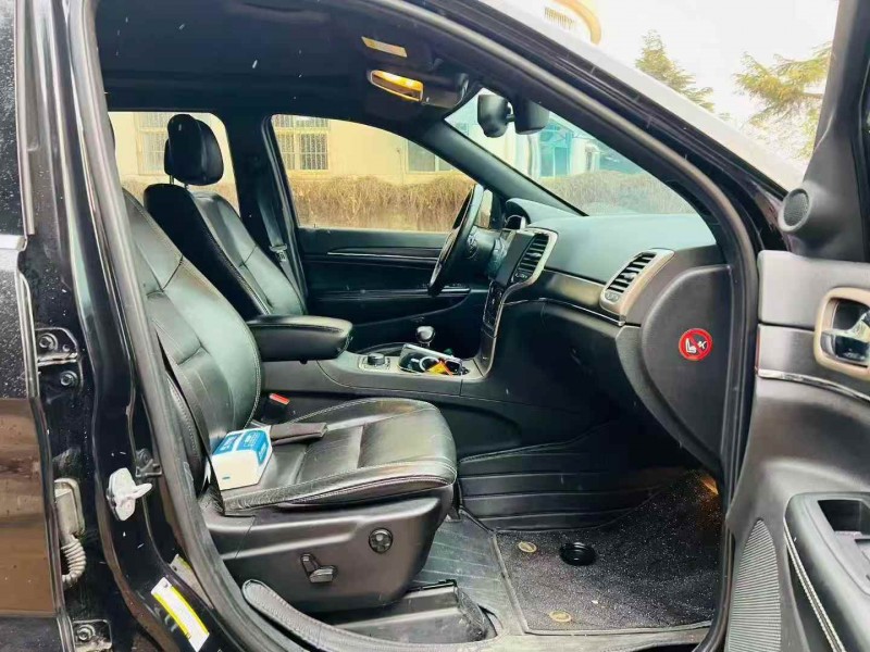 潍坊16年Jeep大切诺基6