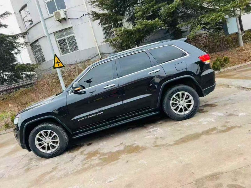 潍坊16年Jeep大切诺基7
