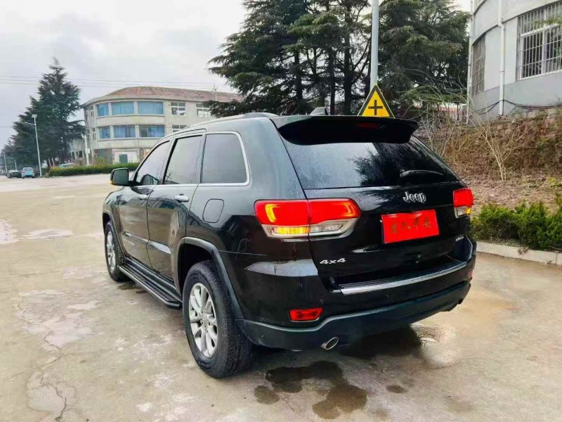 潍坊16年Jeep大切诺基8