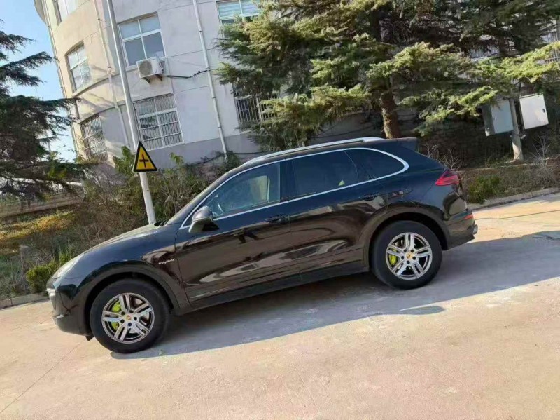 濰坊16年保時捷卡宴3