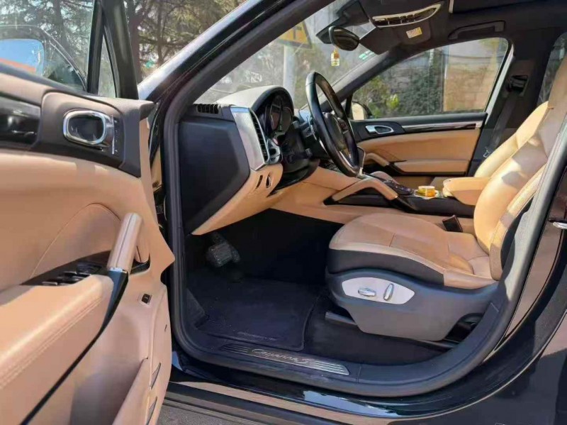 濰坊16年保時捷卡宴4