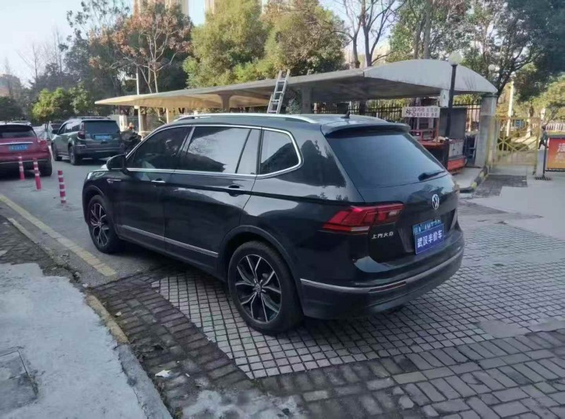 鄂州19年大众途观8