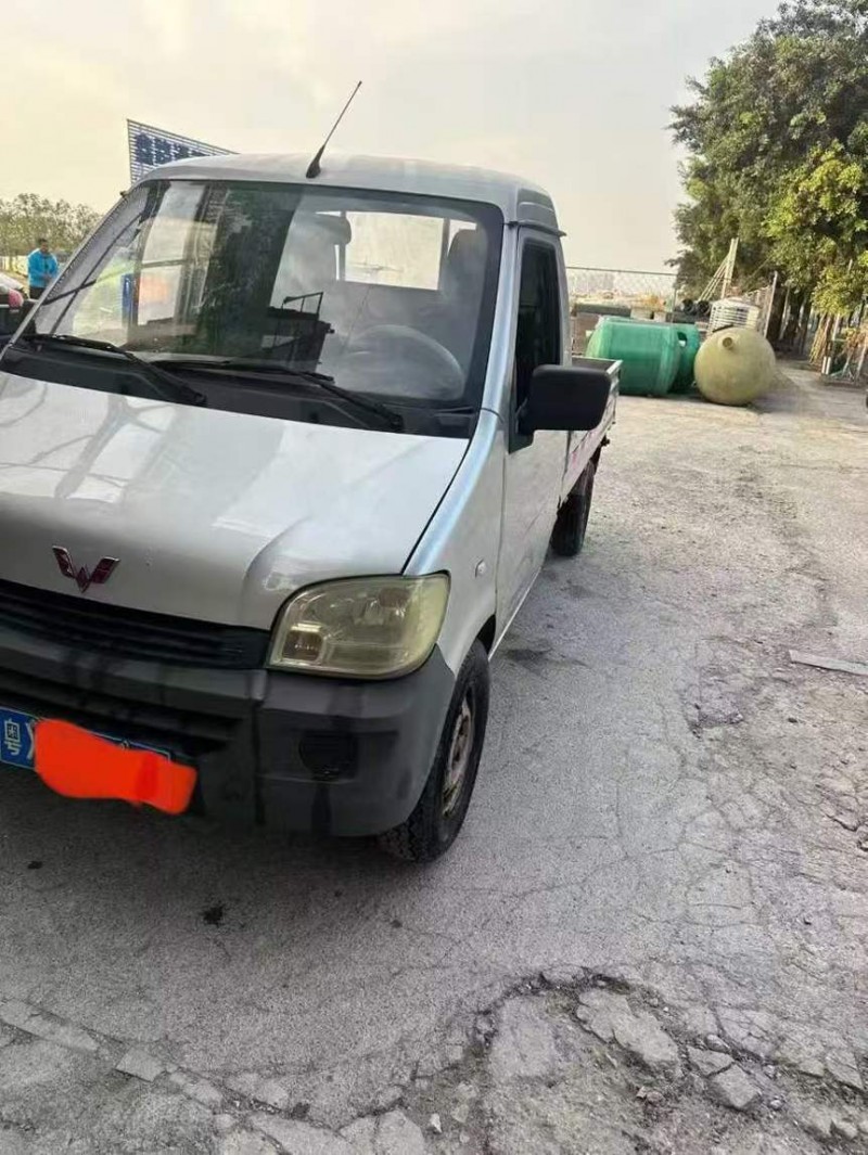 桂林17年五菱汽车荣光2