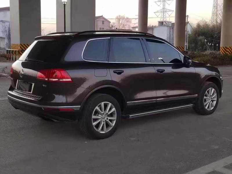 湖州17年大众途锐8