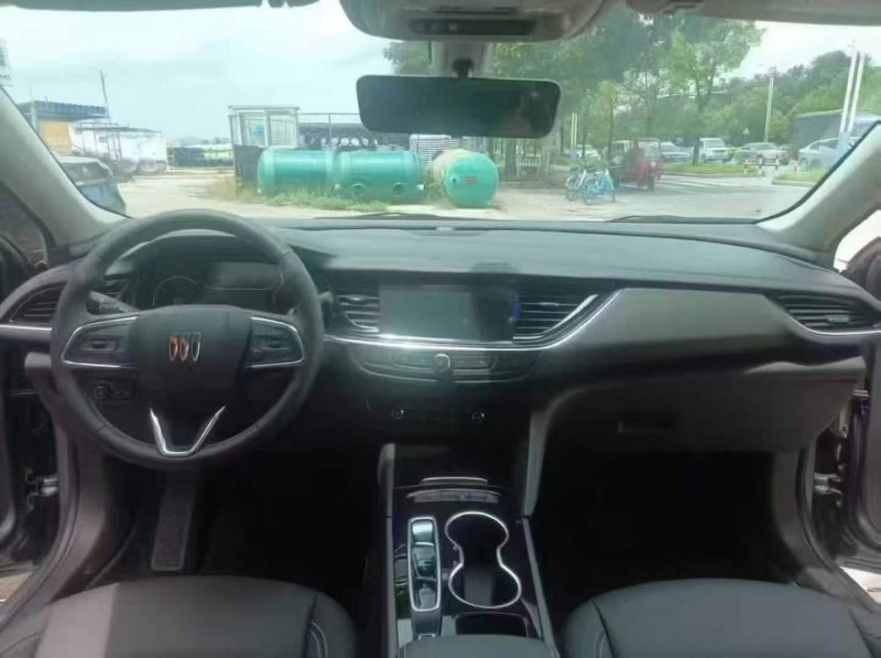 桂林24年别克君威4