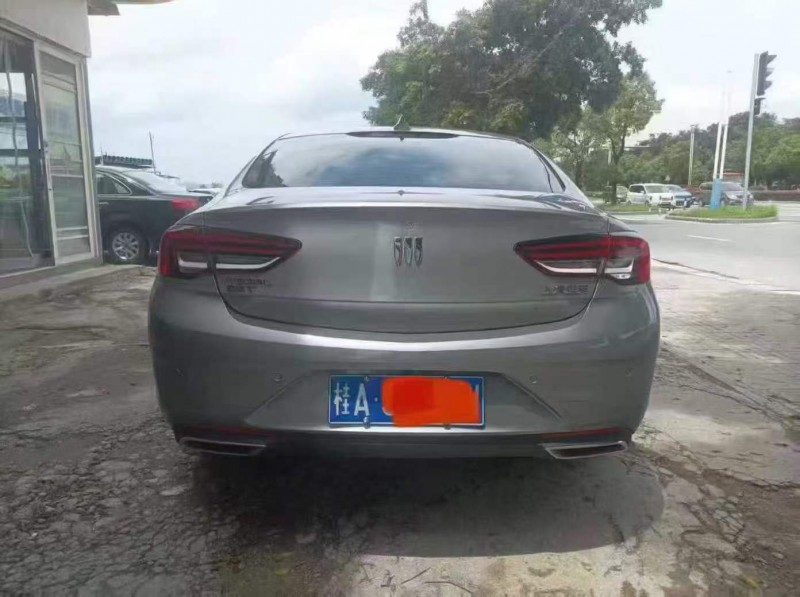 桂林24年别克君威9