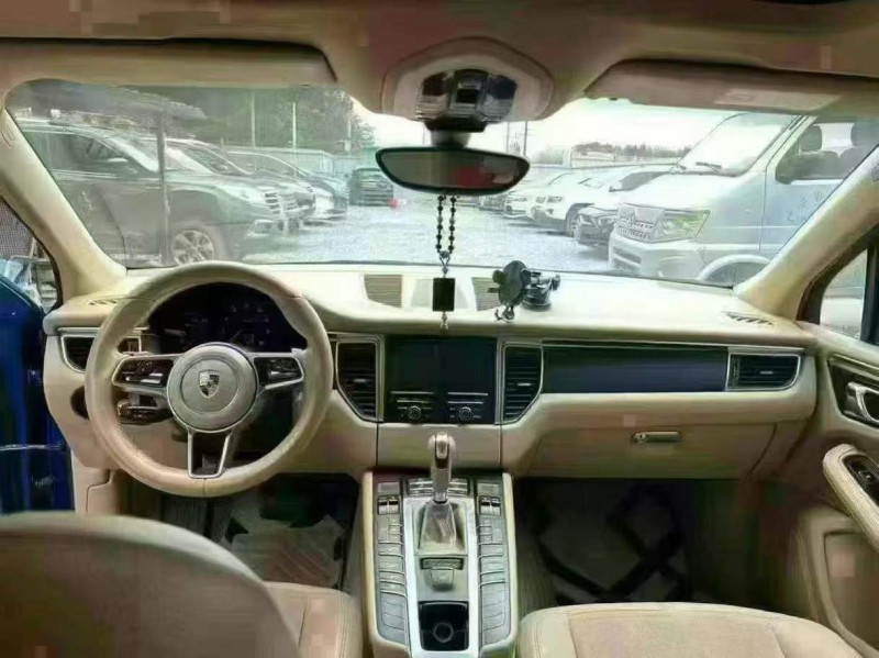 桂林16年保时捷Macan5