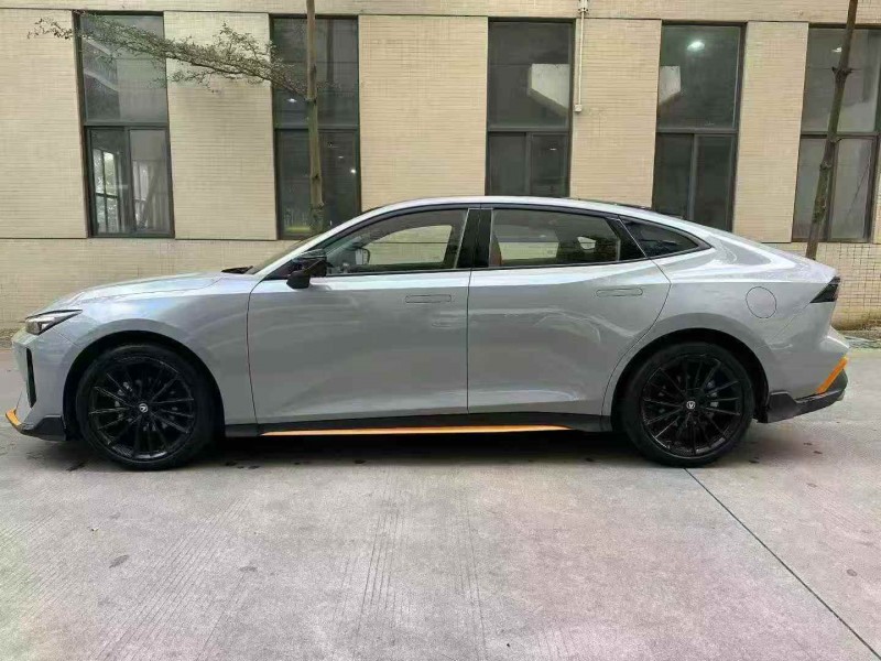 珠海25年长安汽车UNI9