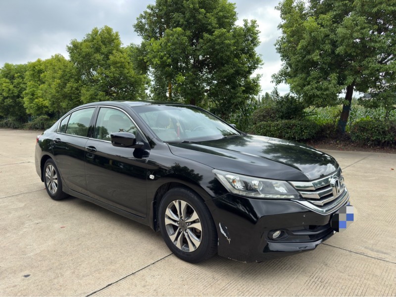 盐城14年本田雅阁3