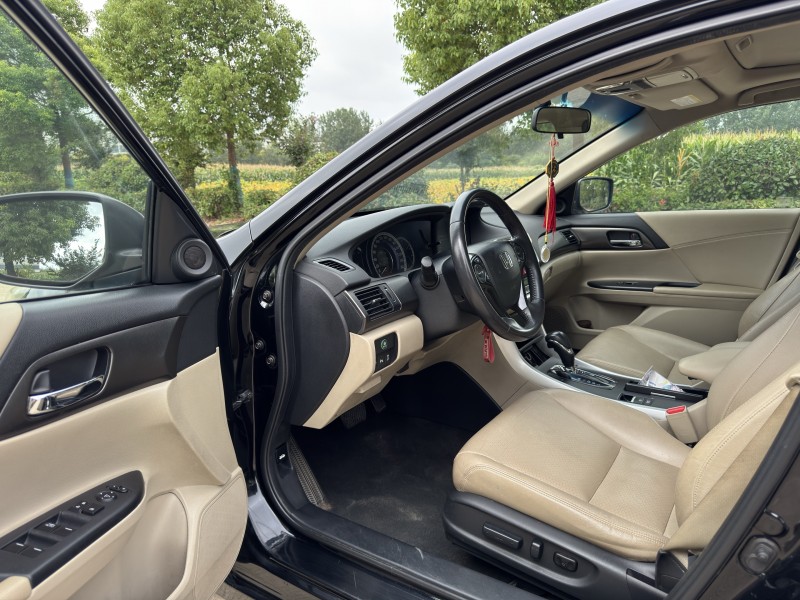 盐城14年本田雅阁6