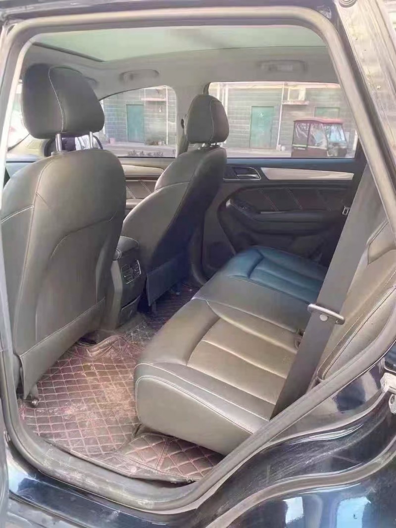 济宁21年荣威RX56