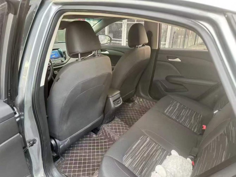 桂林20年雪佛兰科鲁泽6