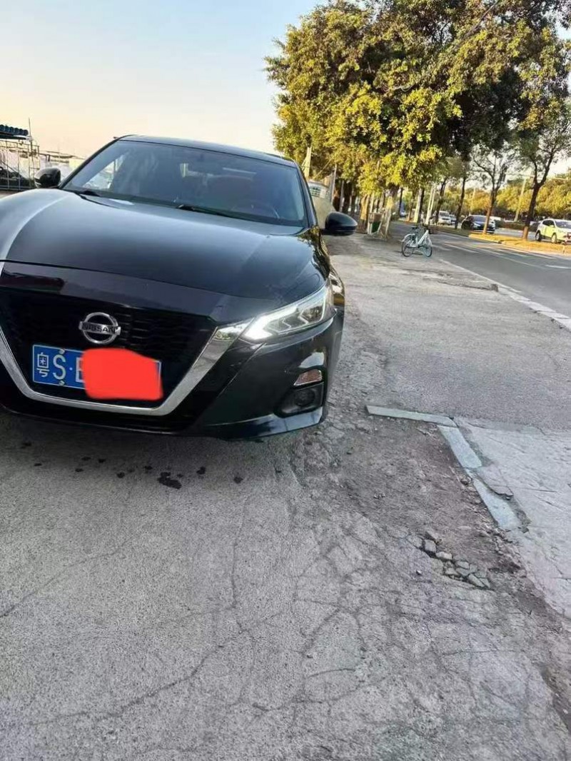 桂林19年日产天籁3