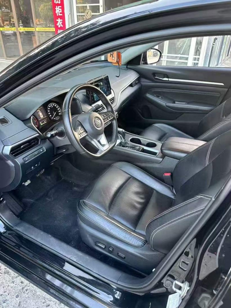 桂林19年日产天籁4